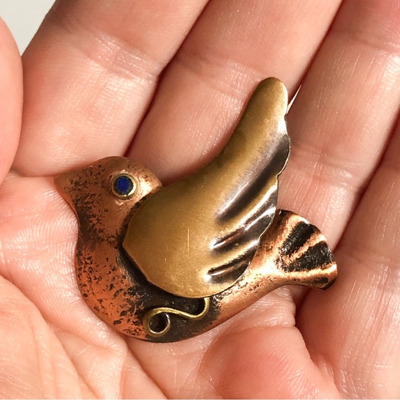 Artisan-style mixed metal bird brooch copper brass lapis? eyes - Picture 4 of 8